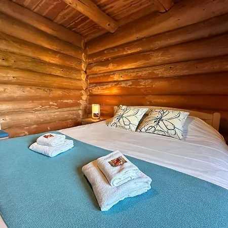 Holiday home C Les Rondins Nature 8 Personnes Avec Jardin